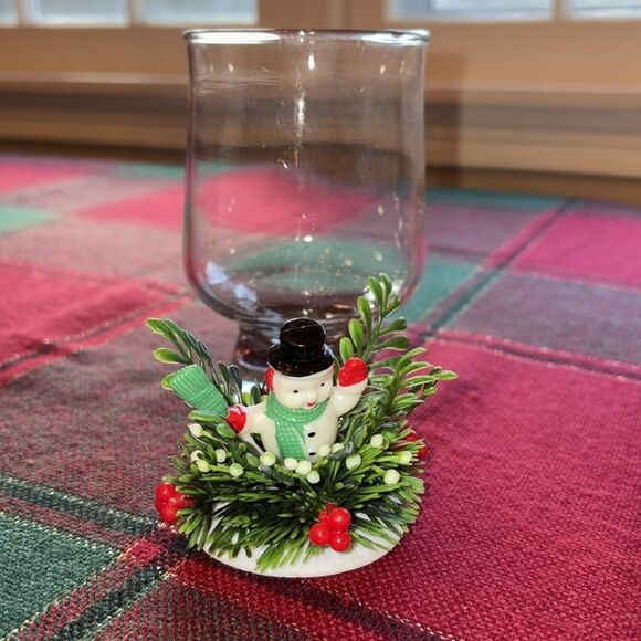 Vintage Hong Kong snowman greenery in glass - Picture 5 of 6